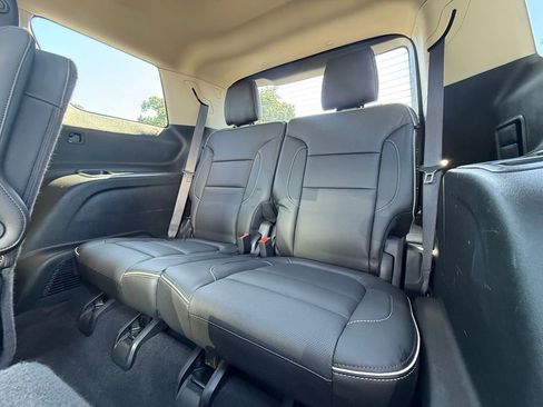 Used 2017 GMC Acadia Denali w/ Technology Package AWD/4WD image 38