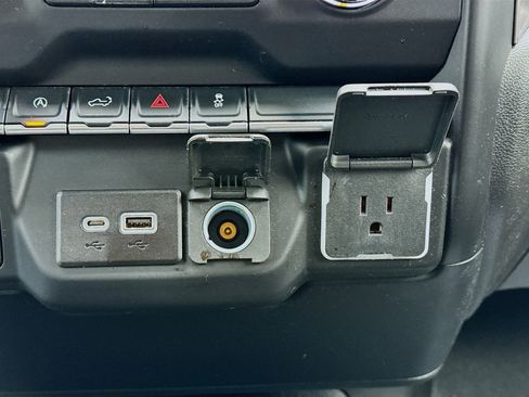 Used 2022 Chevrolet Silverado 1500 Custom image 12