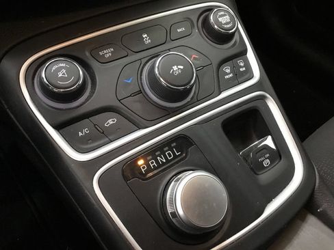 Used 2017 Chrysler 200 LX w/ Touring Convenience Group FWD image 19