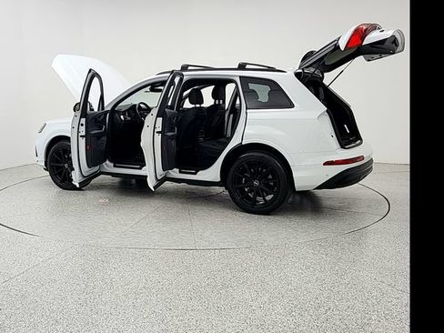 Used 2022 Audi Q7 3.0T Premium Plus AWD/4WD image 12
