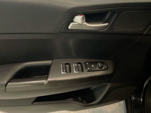 Used 2017 Kia Sportage LX image 13