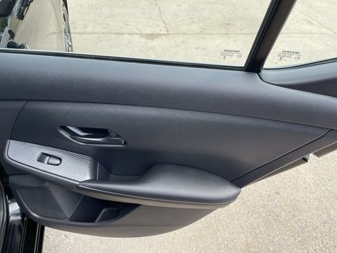 Used 2024 Nissan Sentra SV FWD image 14