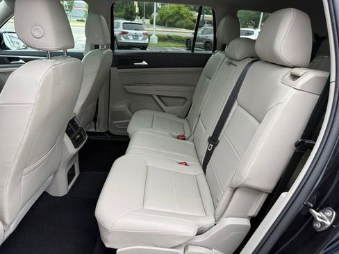 Certified 2023 Volkswagen Atlas SE w/ Panoramic Sunroof Package AWD/4WD image 16