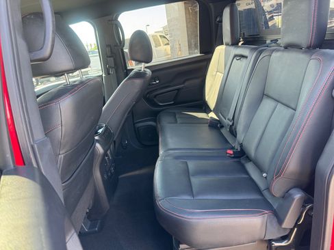 Used 2024 Nissan Titan PRO-4X w/ Pro-4x Convenience Package AWD/4WD image 16