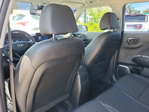 Certified 2023 Hyundai Venue Limited FWD image 8