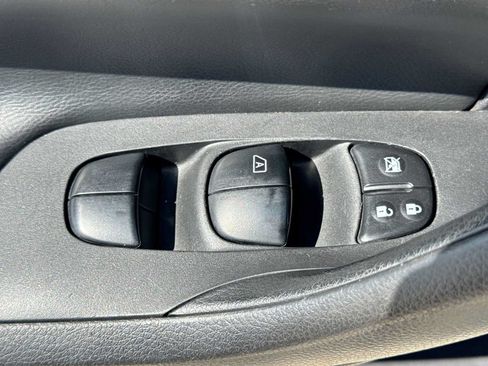 Used 2016 Nissan Altima 2.5 SV FWD image 16