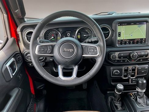 Used 2023 Jeep Wrangler Unlimited Sahara image 5