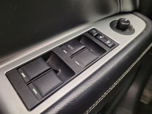 Used 2016 Jeep Compass Latitude image 27