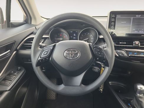 Used 2021 Toyota C-HR LE FWD image 12