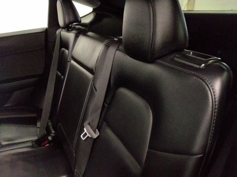 Used 2022 Tesla Model Y Performance image 32