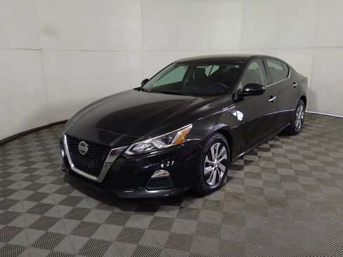 Used 2020 Nissan Altima 2.5 S FWD image 2