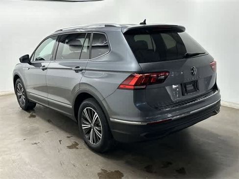Certified 2024 Volkswagen Tiguan SE image 32