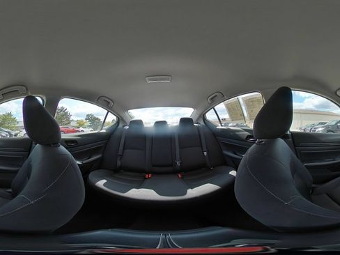 Used 2025 Nissan Altima 2.5 SV FWD image 37