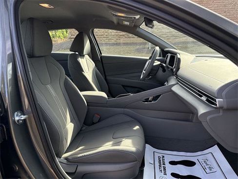 New 2026 Hyundai Elantra Sport image 28
