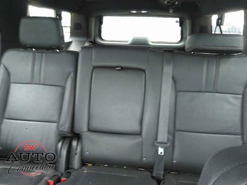 Used 2024 Chevrolet Suburban RST image 10