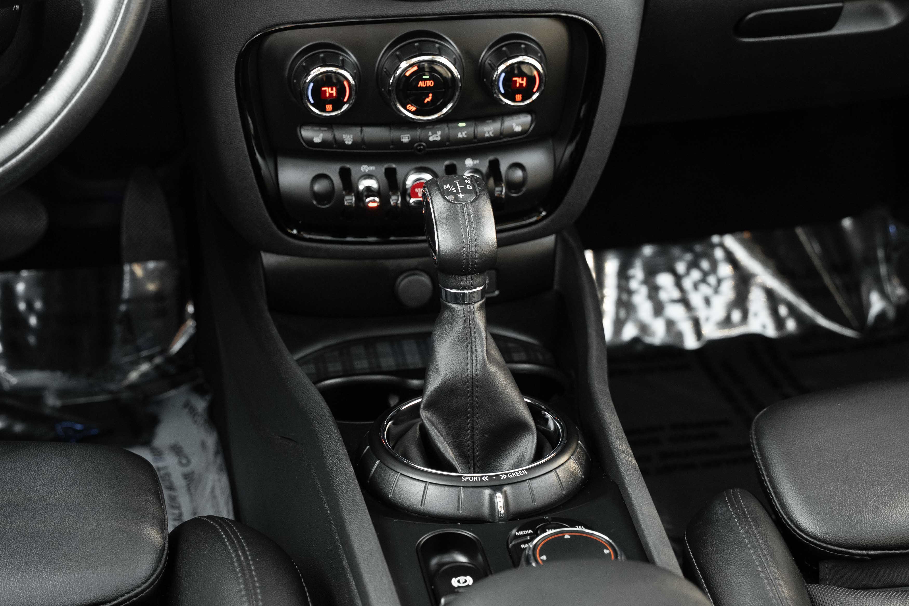 Used 2017 MINI Cooper Clubman ALL4 AWD/4WD image 11