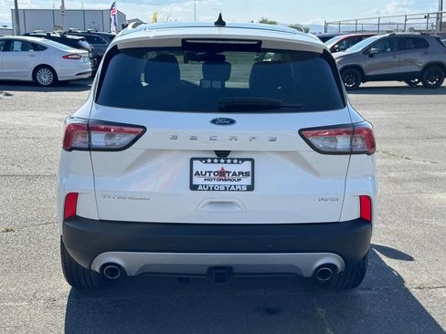 Used 2022 Ford Escape Titanium w/ Class II Trailer Tow Package AWD/4WD image 4