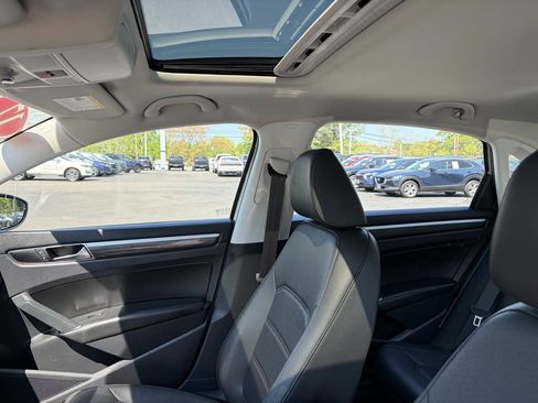 Used 2017 Volkswagen Passat 1.8T SE FWD image 13