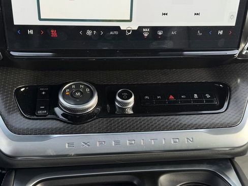 New 2026 Ford Expedition Platinum w/ Stealth Appearance Package image 17