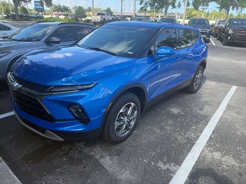 Used 2025 Chevrolet Blazer LT w/ Driver Confidence Package FWD image 4