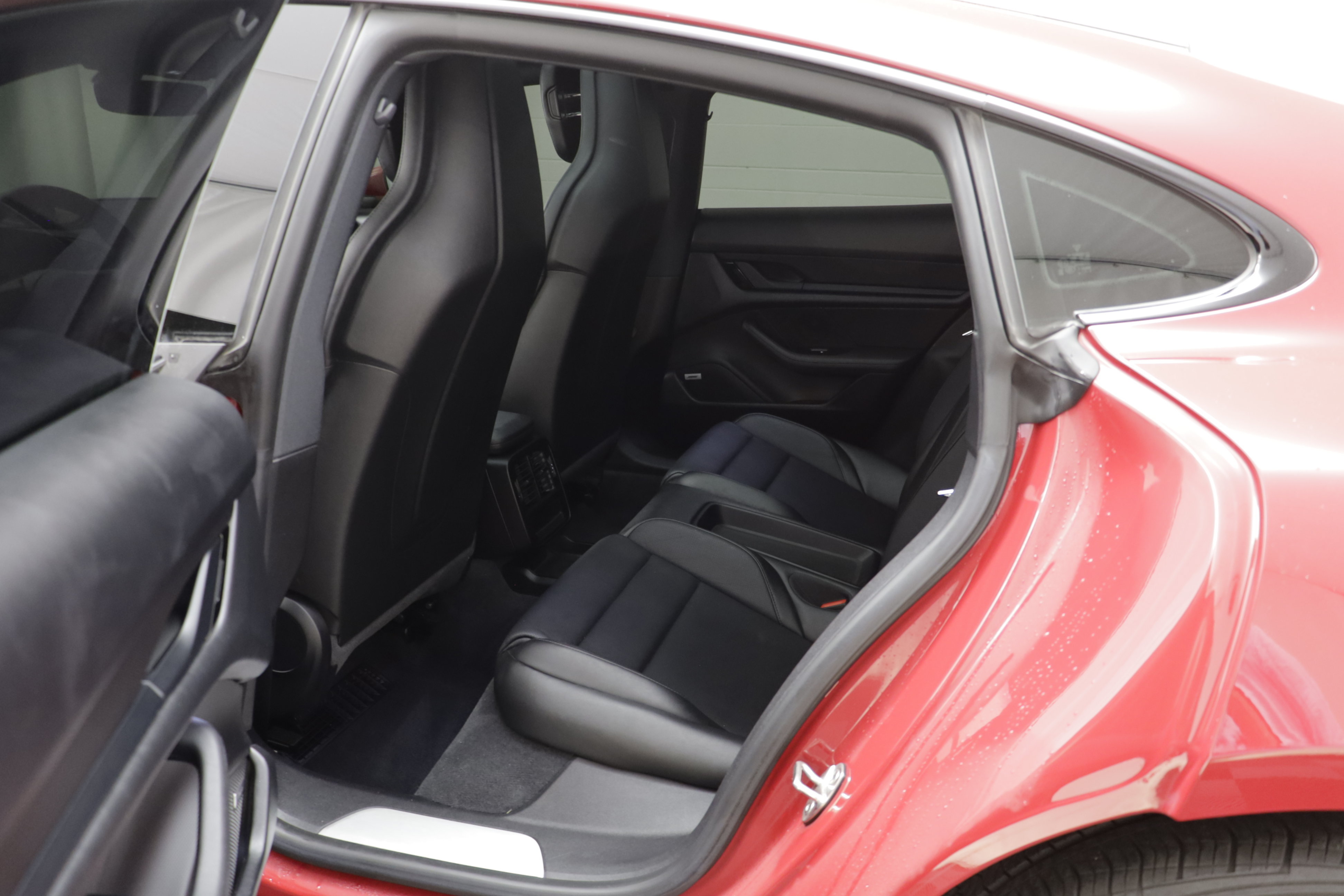 Used 2020 Porsche Taycan 4S AWD/4WD image 15