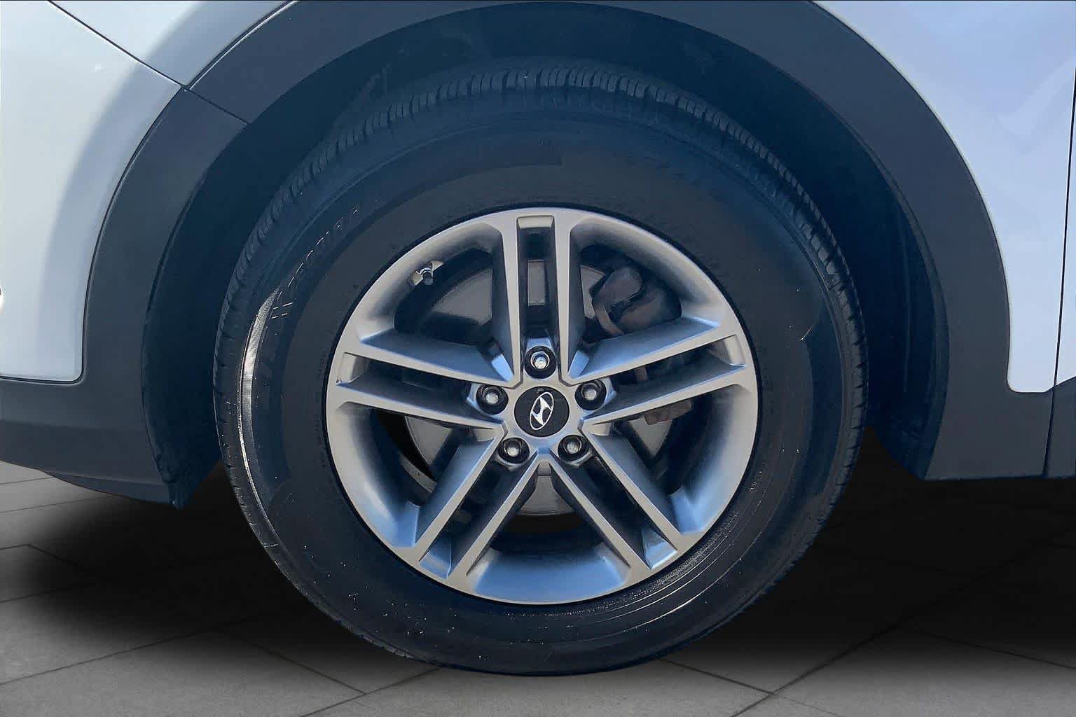 Used 2018 Hyundai Santa Fe Sport FWD image 11