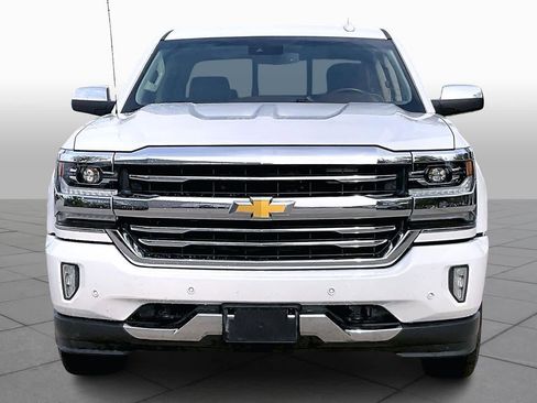 Used 2018 Chevrolet Silverado 1500 High Country image 3