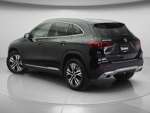 New 2026 Mercedes-Benz GLA 250 image 2