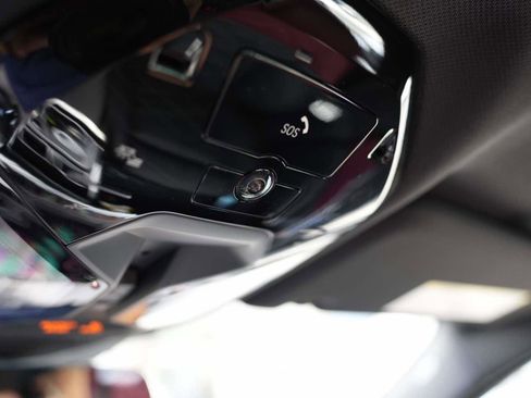 New 2026 BMW 740i w/ Premium Package image 28