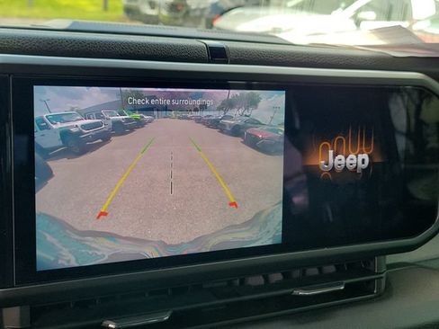 Used 2024 Jeep Wrangler Unlimited Sport AWD/4WD image 35