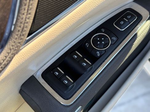 Used 2020 Lincoln Continental w/ Premium Package image 20