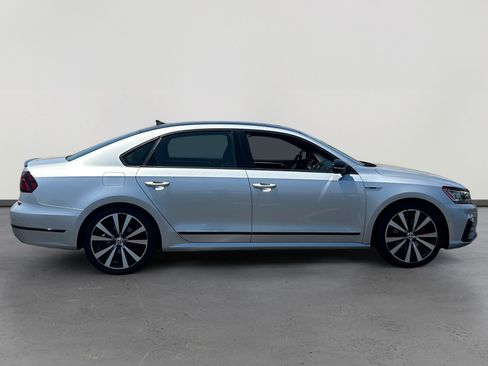 Used 2018 Volkswagen Passat GT FWD image 6
