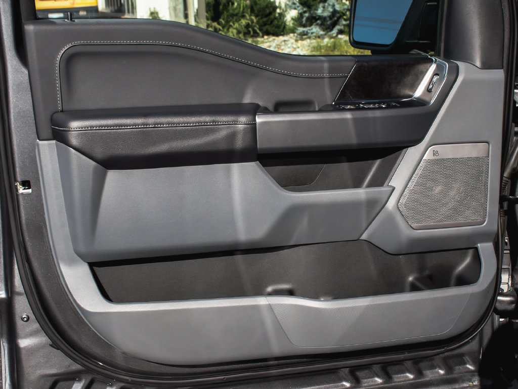 Used 2025 Ford F150 Lightning Flash AWD/4WD image 8
