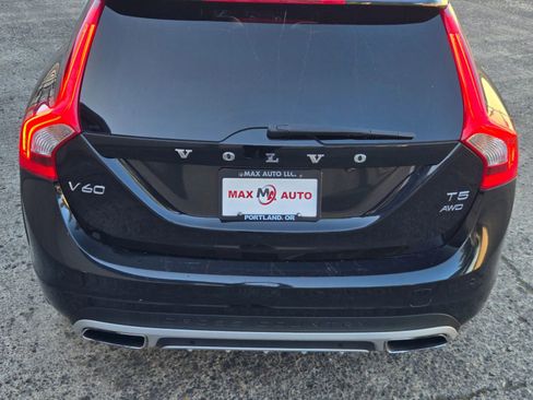 Used 2016 Volvo V60 T5 Cross Country w/ Convenience Package AWD/4WD image 37