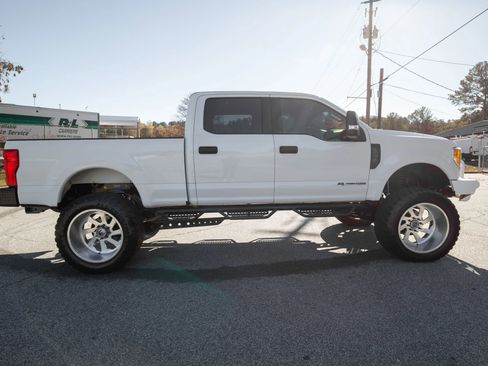 Used 2017 Ford F250 XLT image 11