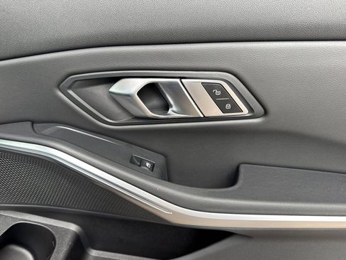 Used 2022 BMW 330i xDrive Sedan w/ Convenience Package image 20