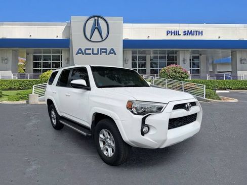 Used 2016 Toyota 4Runner SR5 AWD/4WD image 3