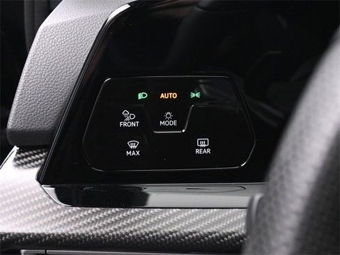 Used 2024 Volkswagen Golf R image 38