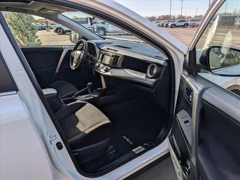 Used 2014 Toyota RAV4 XLE image 10