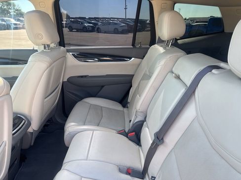 Used 2020 Cadillac XT6 Premium Luxury FWD image 36