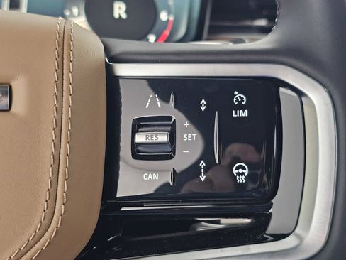 New 2025 Land Rover Range Rover Sport SE image 28