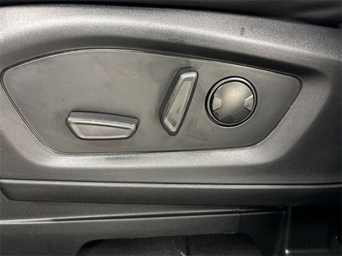 Certified 2023 Ford Explorer XLT w/ Equipment Group 202A image 4