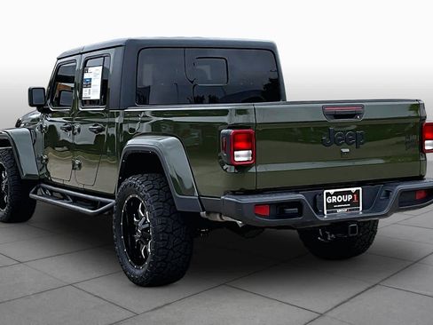 Used 2023 Jeep Gladiator Sport AWD/4WD image 11