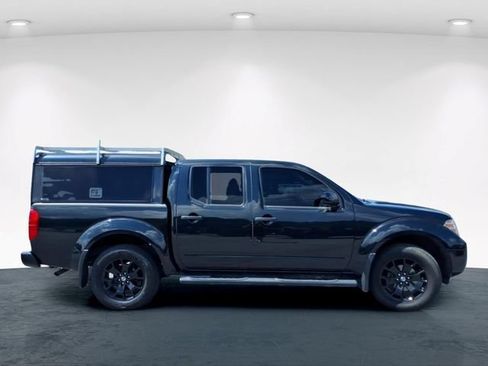 Used 2021 Nissan Frontier SV w/ Midnight Edition Floor Mats AWD/4WD image 5
