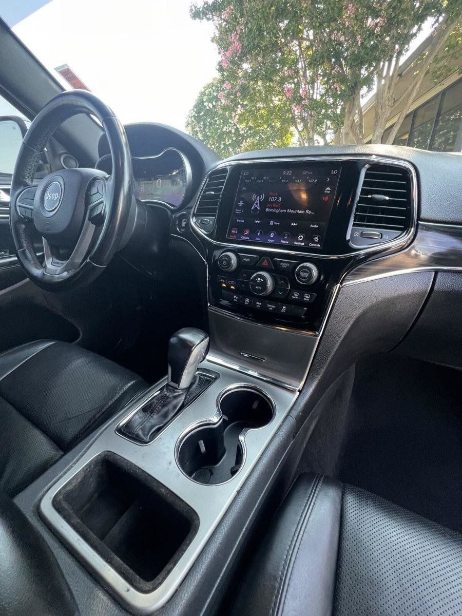 Used 2020 Jeep Grand Cherokee Limited w/ Luxury Group II RWD image 24
