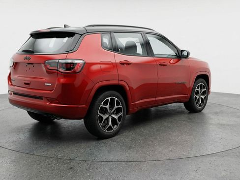 Used 2025 Jeep Compass Limited AWD/4WD image 9
