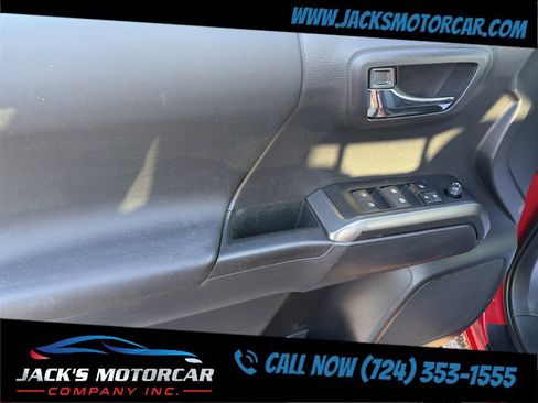 Used 2022 Toyota Tacoma TRD Sport w/ Black Out Package (TMS) image 29