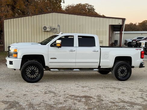 Used 2019 Chevrolet Silverado 2500 High Country w/ Duramax Plus Package image 4
