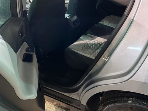 Used 2024 Chevrolet Equinox LS w/ LS Convenience Package image 5