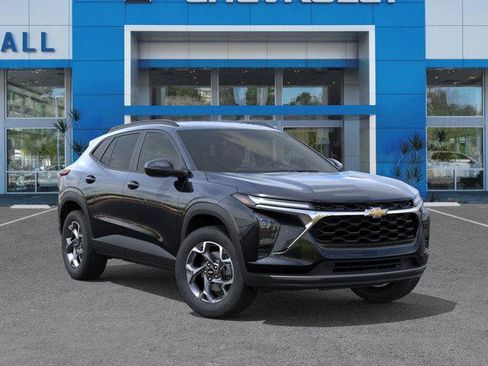 Used 2026 Chevrolet Trax LT w/ Driver Confidence Package FWD image 7